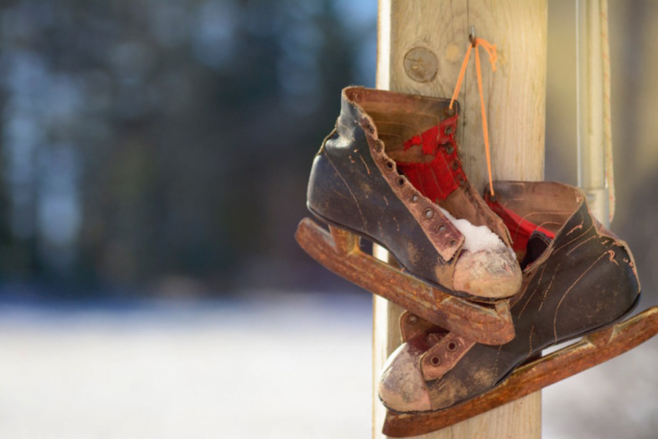 ICE SKATES